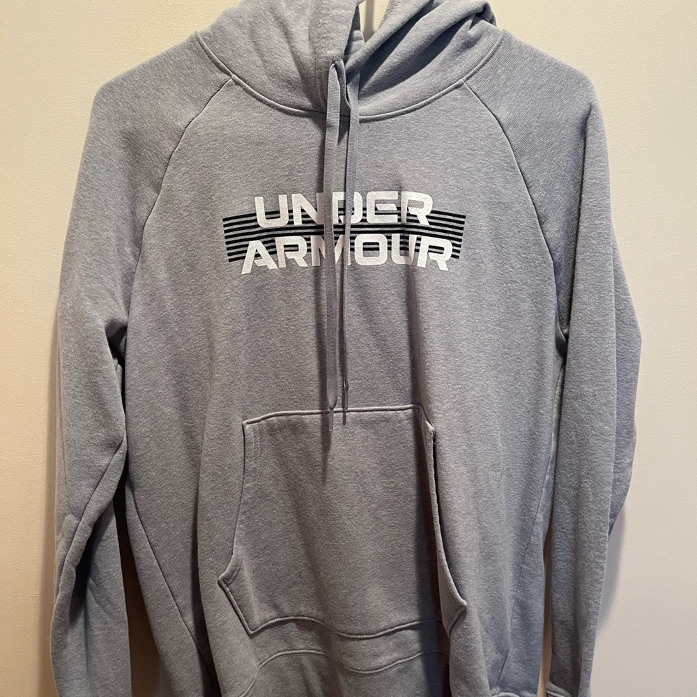 Under Armour - gray hoodie 🤍